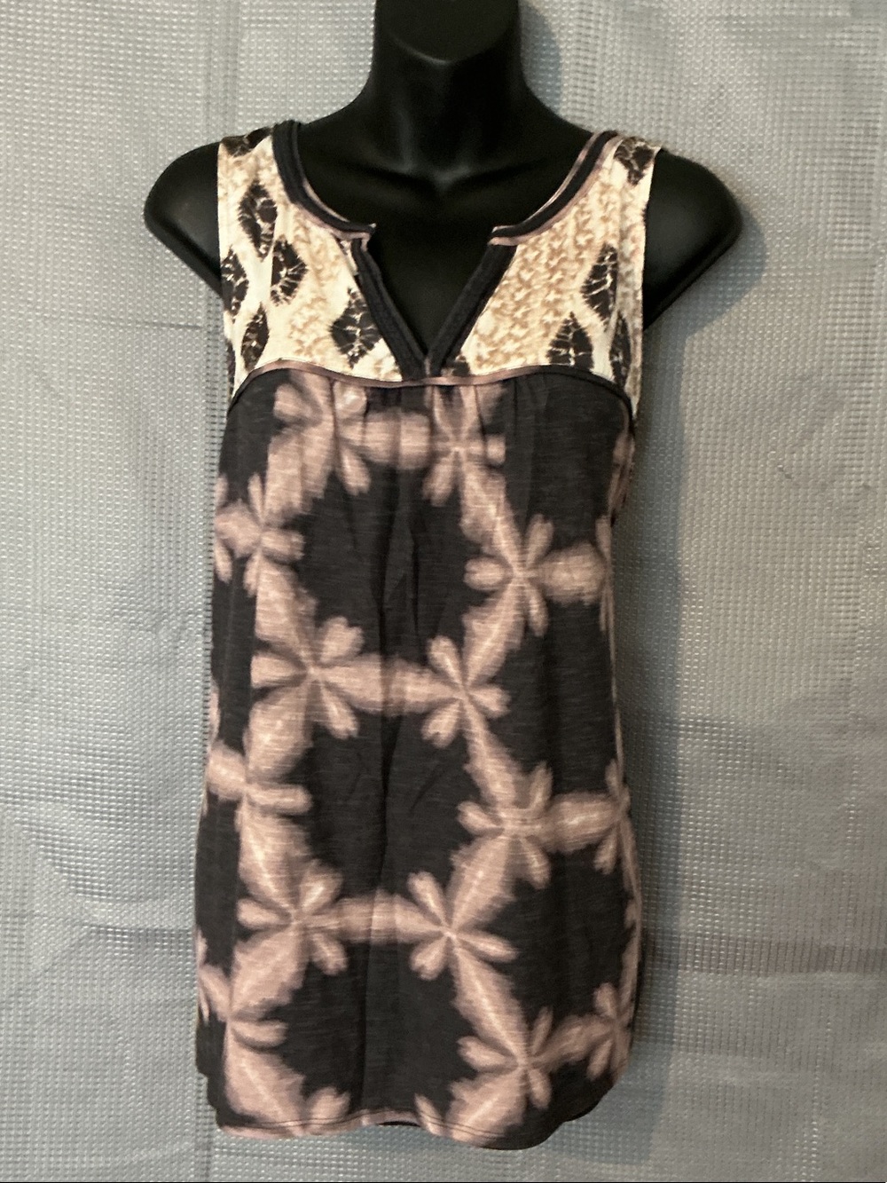Sleeveless Black and Cream Floral Tie-Dye Tank Top